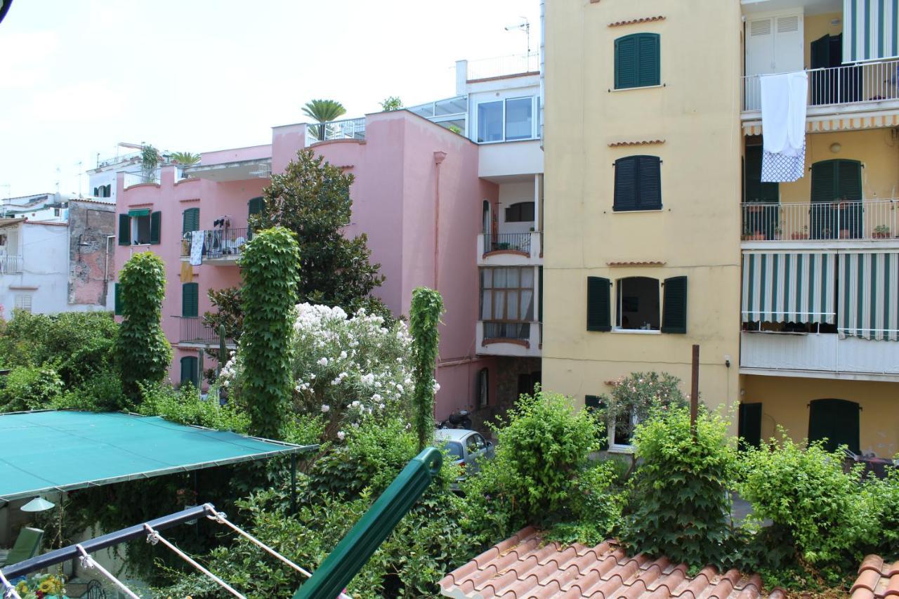 Апартаменты La Casa Ridente : Ischia Porto Экстерьер фото